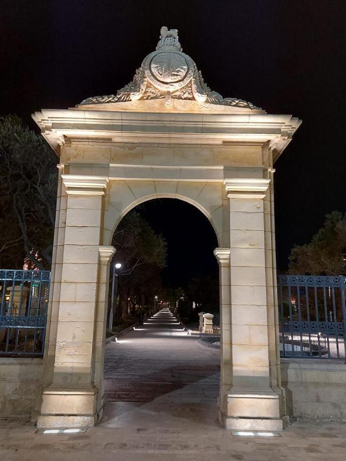 Near Valletta City - Open Views - Ta Tessie Suite In Floriana - Malta מראה חיצוני תמונה